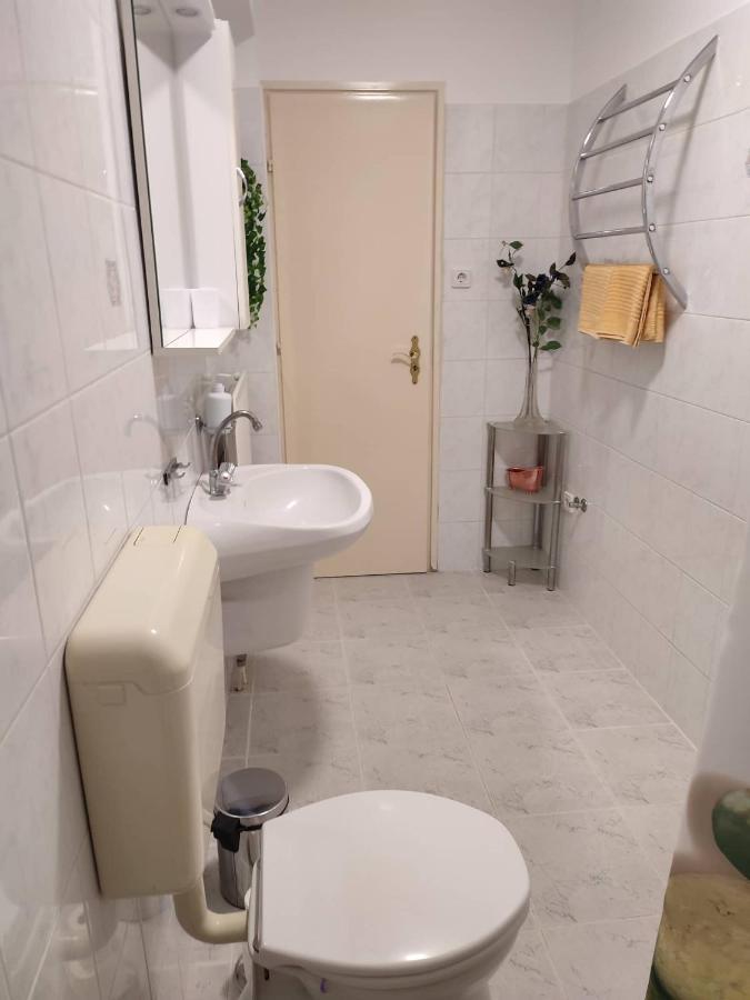 Barokk Antik Guest House Kecskemét Zewnętrze zdjęcie